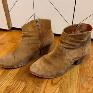 Urban Outfitters Womens 9 Brown Faux Suede Healed Boots Booties Western Festival